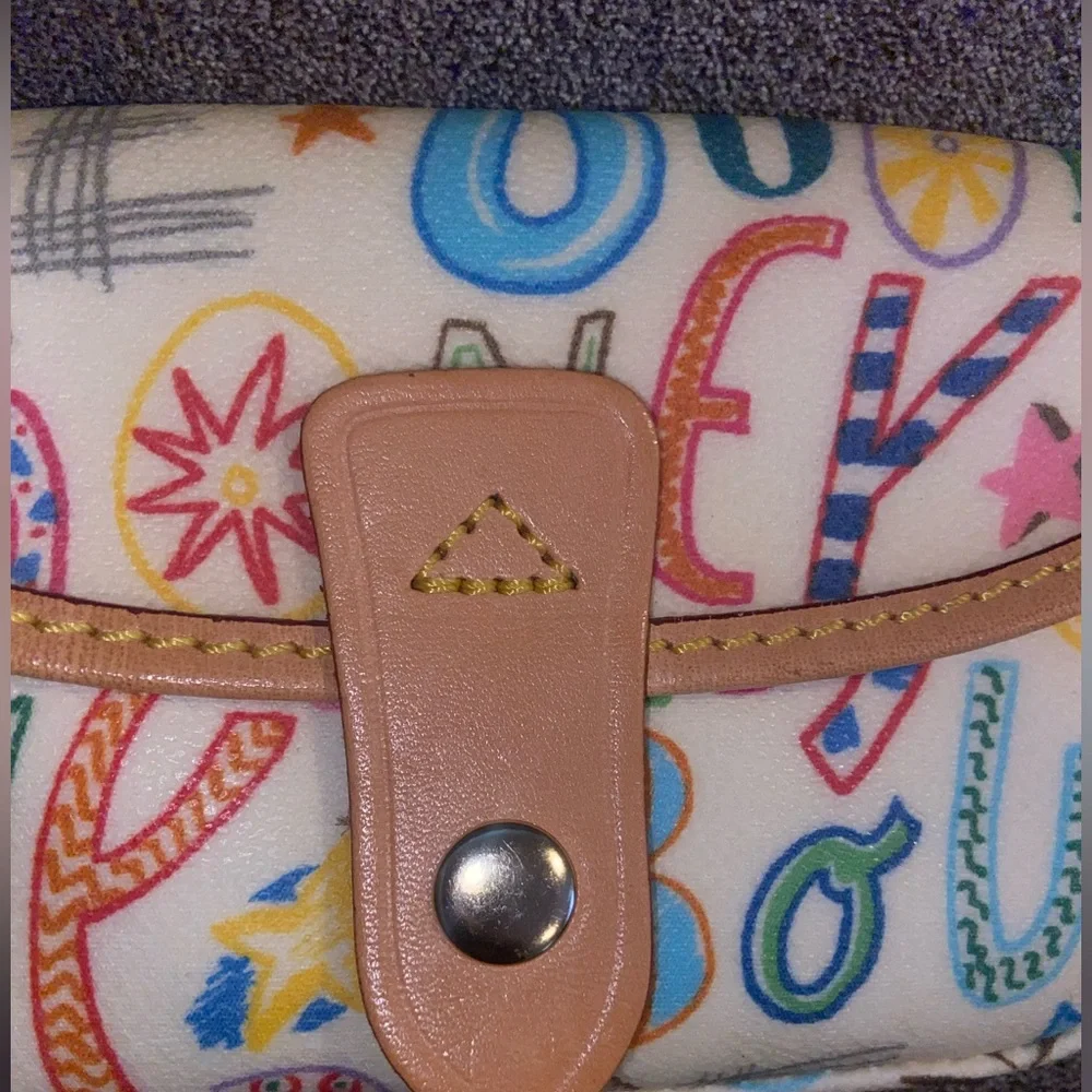 Dooney & Bourke Wristlet  NWOT - Picture 4 of 10